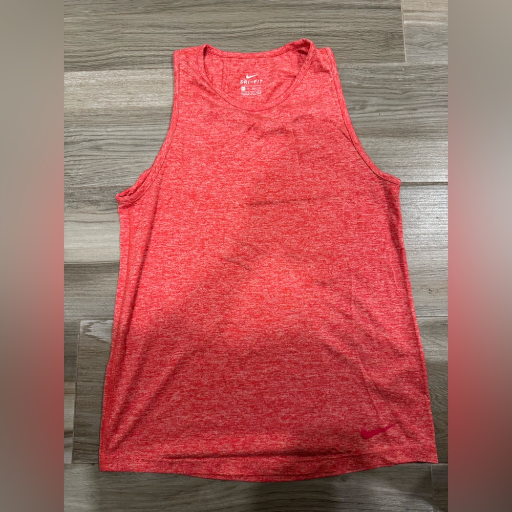 Women’s Nike workout tank top size small